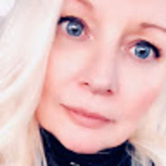 Meet your Posher, Andraya - Picture 1 of 1